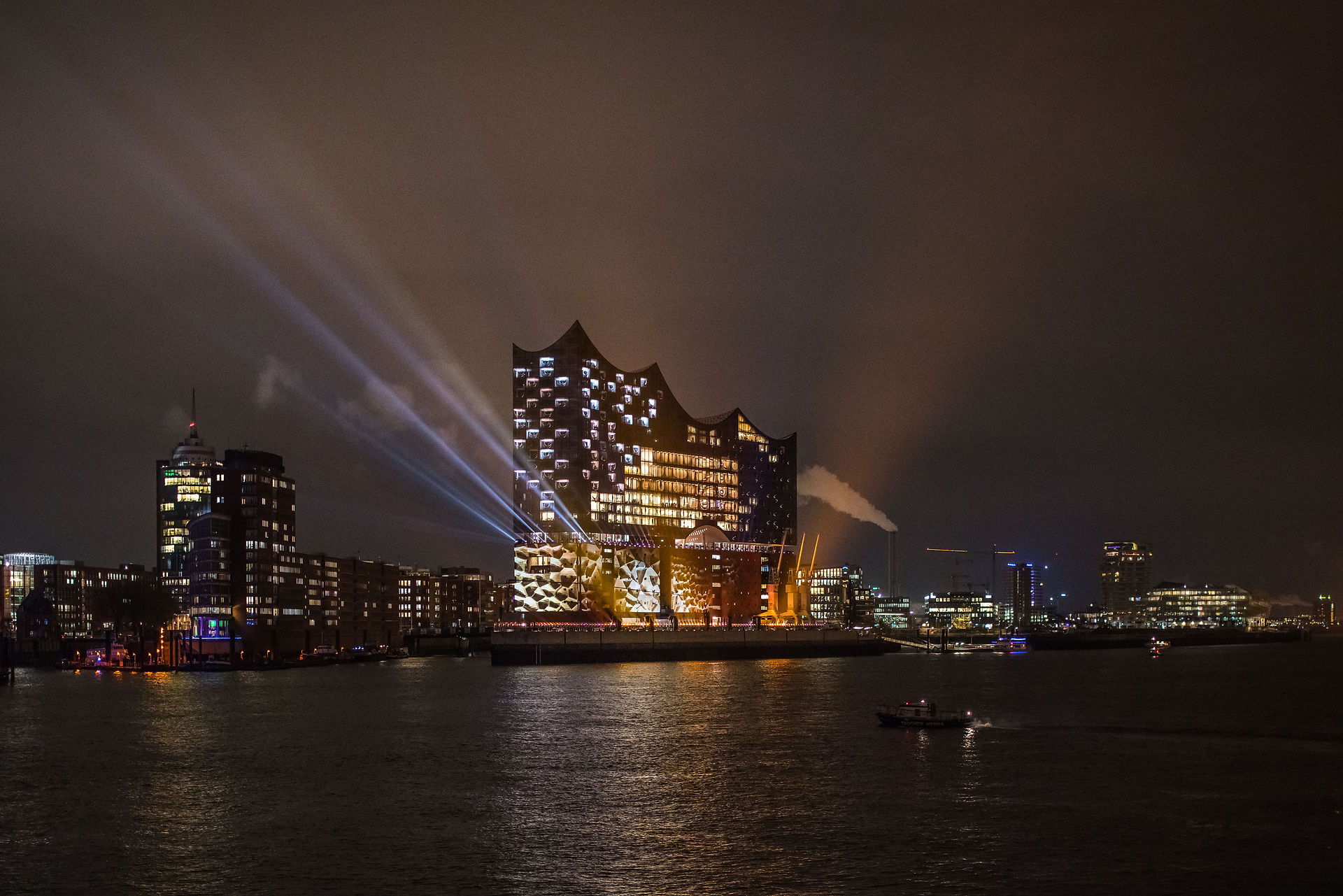 07-1_Caccini_Grand-Opening-ELBPHILHARMONIE_Photo-Ralph-Larmann_08499