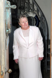 bride awaits her cue- mini weddings and elopements feel authentic when shot by jody holman