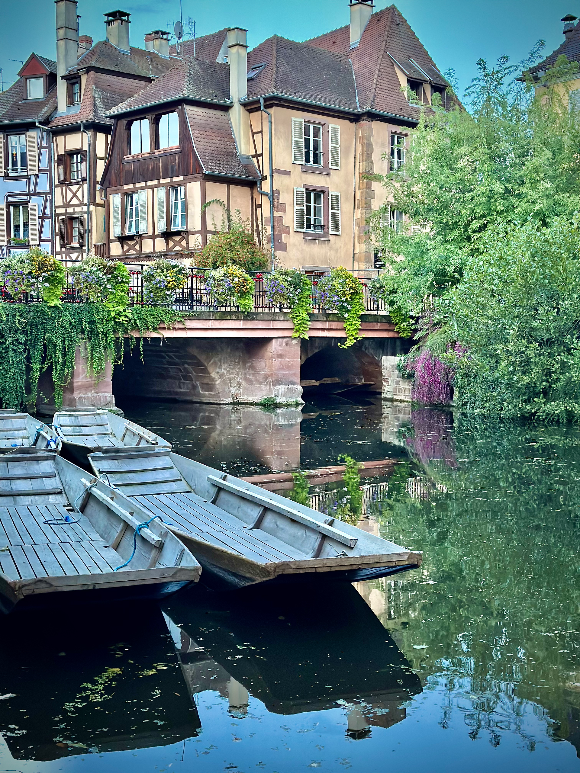 Colmar boats and timbered house, Alsace Wine Route, Viewfinder Travel, Travel planning, france travel guide, cycling route, wine route, boutique travel, restaurant recommendations, hotels Alsace