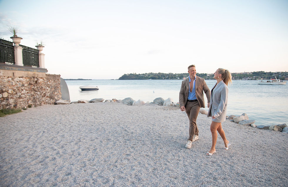 Verlobungsring nach einem Heiratsantrag am Gardasee
