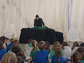 Primaria disfrutó la obra de títeres Archipiélago 