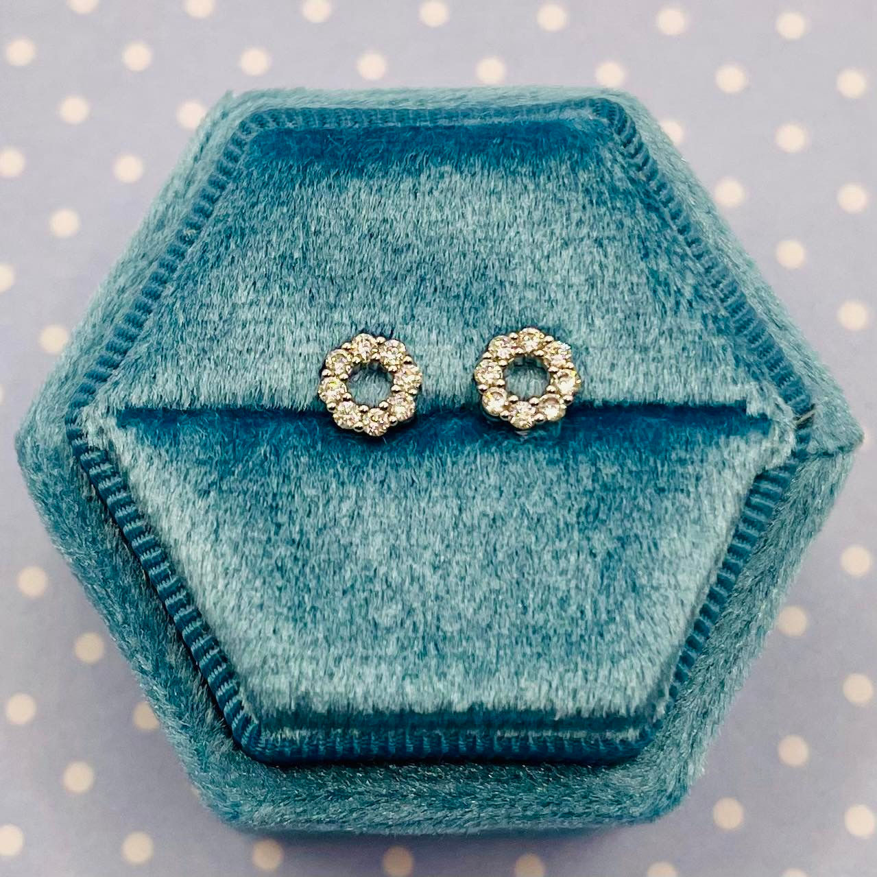 Circle of diamonds studs