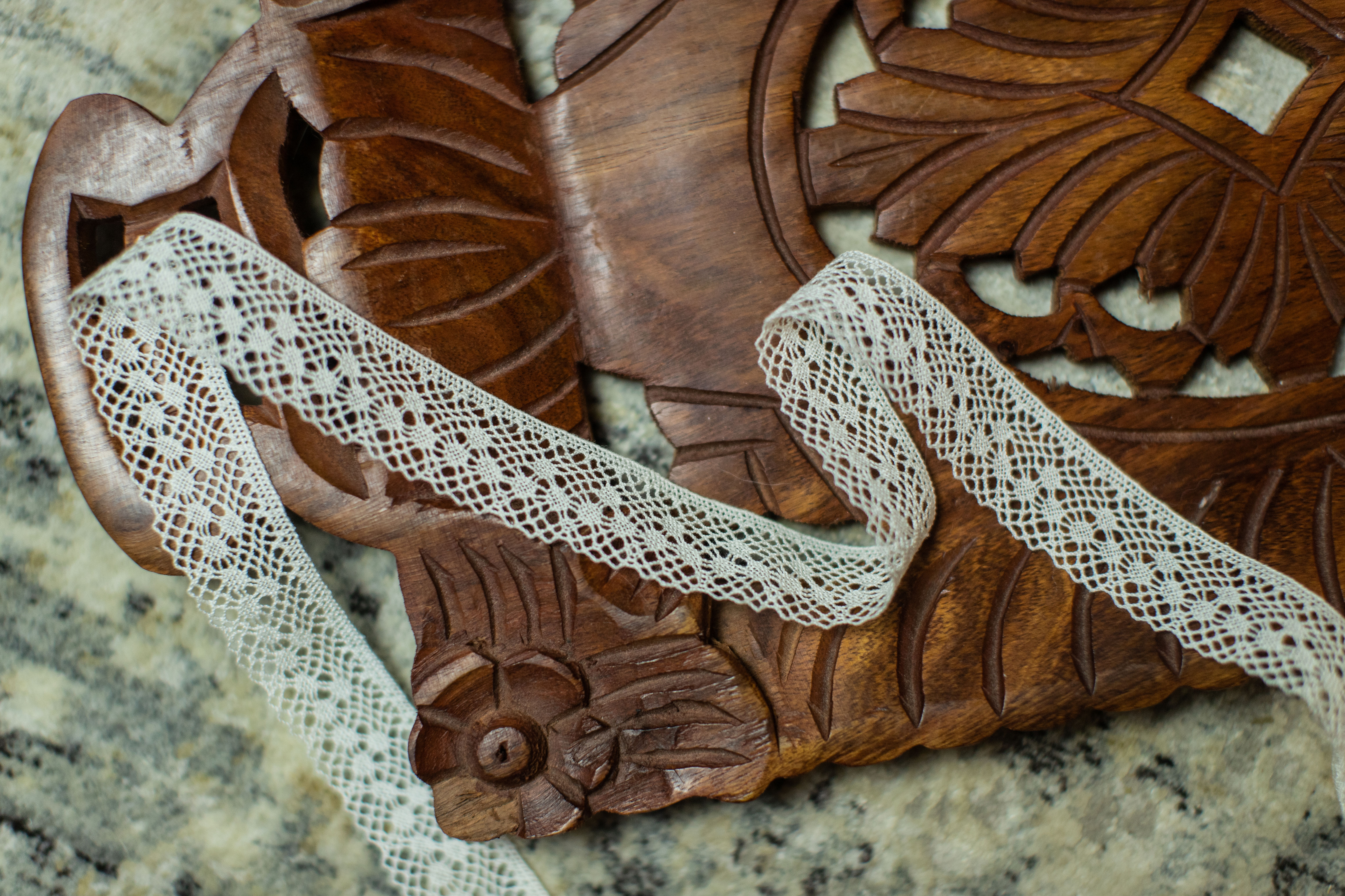 French Cluny Edging 1562 (7/8" wide)