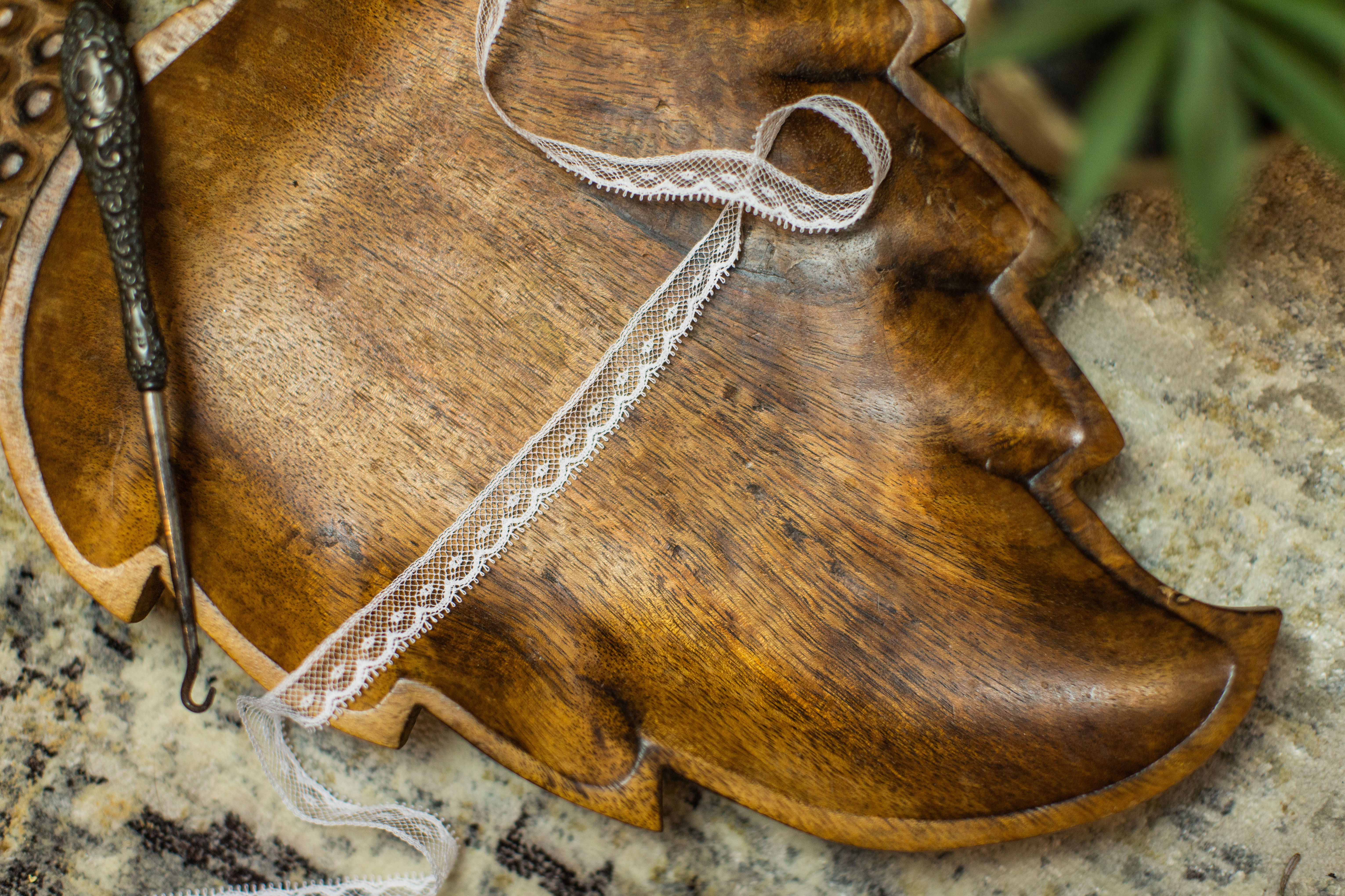 French Val Edging 21180 (1/2 inch wide)