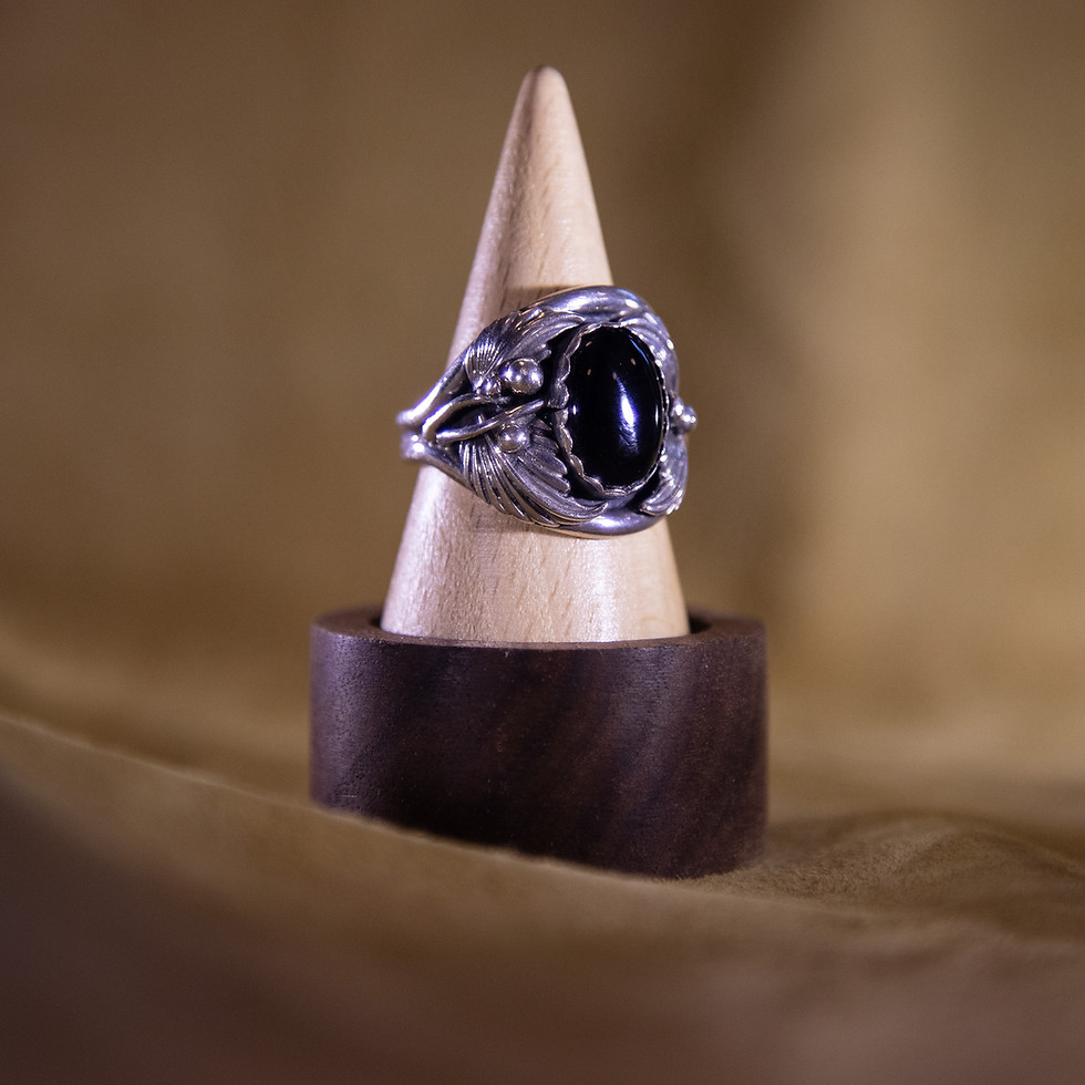 Vintage Navajo Sterling Silver Black Onyx Ring — Signed NDI Front/Side View