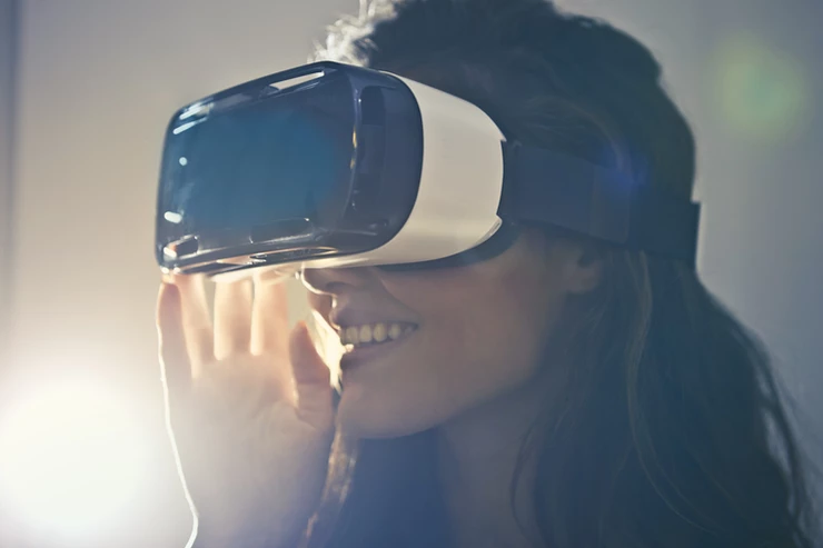 Virtual Reality - Darstellung der VR durch Display in der Brille