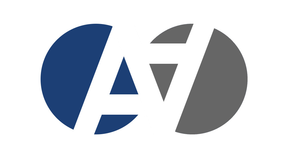 Luke Moxham logo