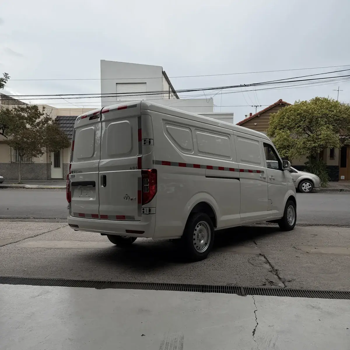 MAMUT FURGON KYC 1.6L 120HP