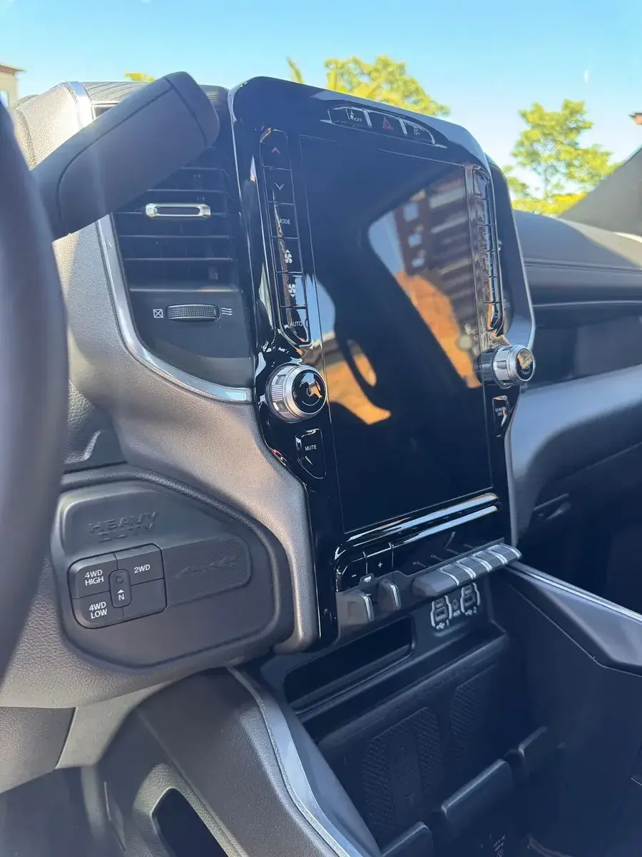 Miniatura: RAM 2500 6.7L LARAMIE AT6 350CV 4x4