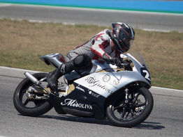 Dos victorias y liderato para el "Marín Motorbikes-Miroliva"