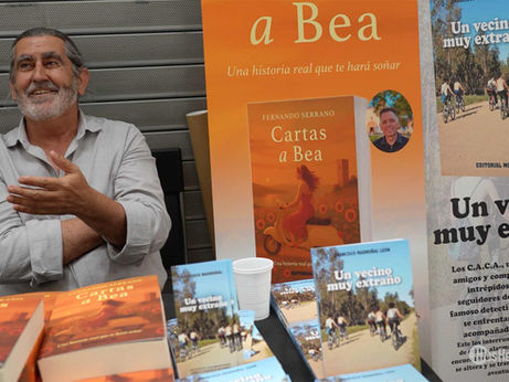 Treinta autoras y autores nazarenos llenaron de libros el Sevilla Factory el pasado sábado