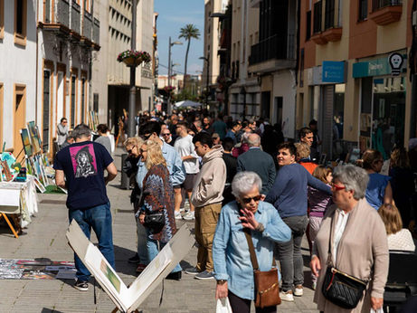 La XXIX Muestra de Artes Plásticas al Aire Libre llena de arte la calle Real de Dos Hermanas