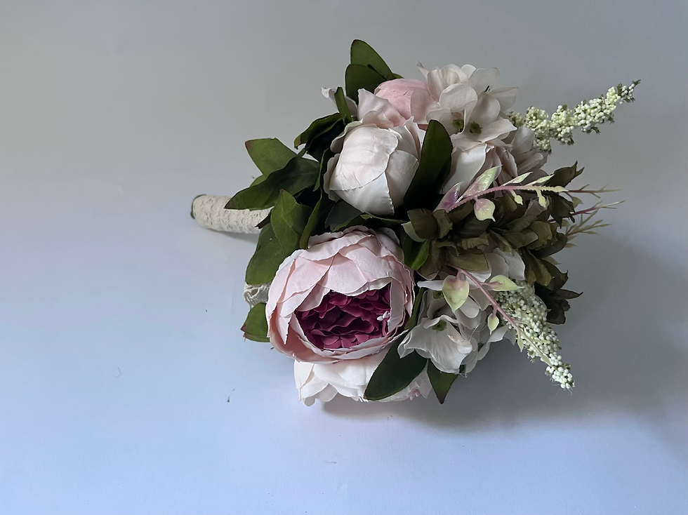 Thumbnail: Smaller bridal bouquet for rent 