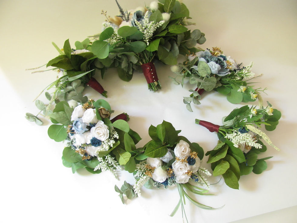 Thumbnail: Bridesmaid bouquet rental