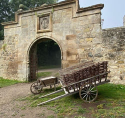 Archway ready to film with Fraser Crest and a 18th century cart