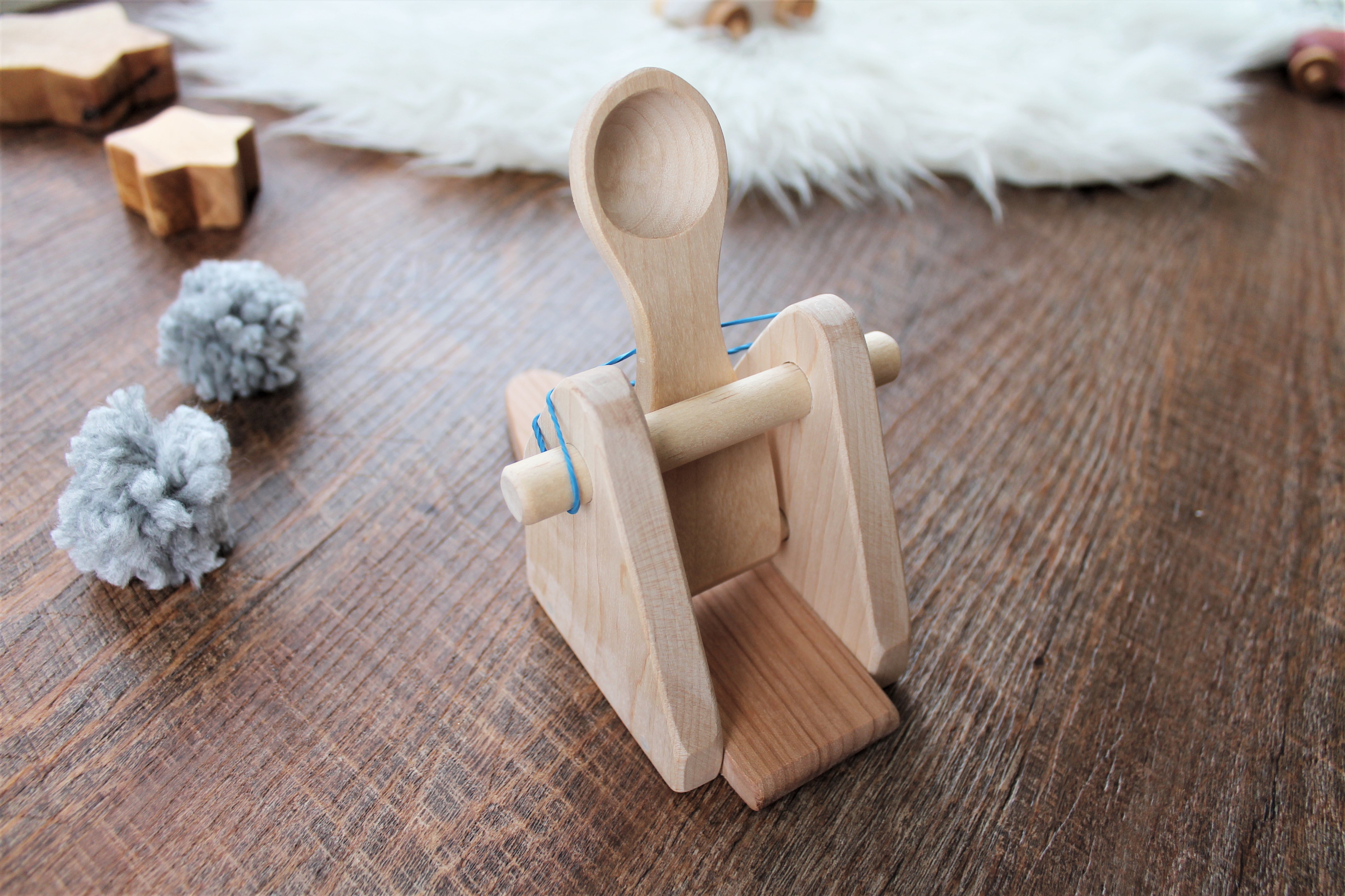 Catapulte en bois, jouet pour enfant, expérience science, forces et mouvements,
