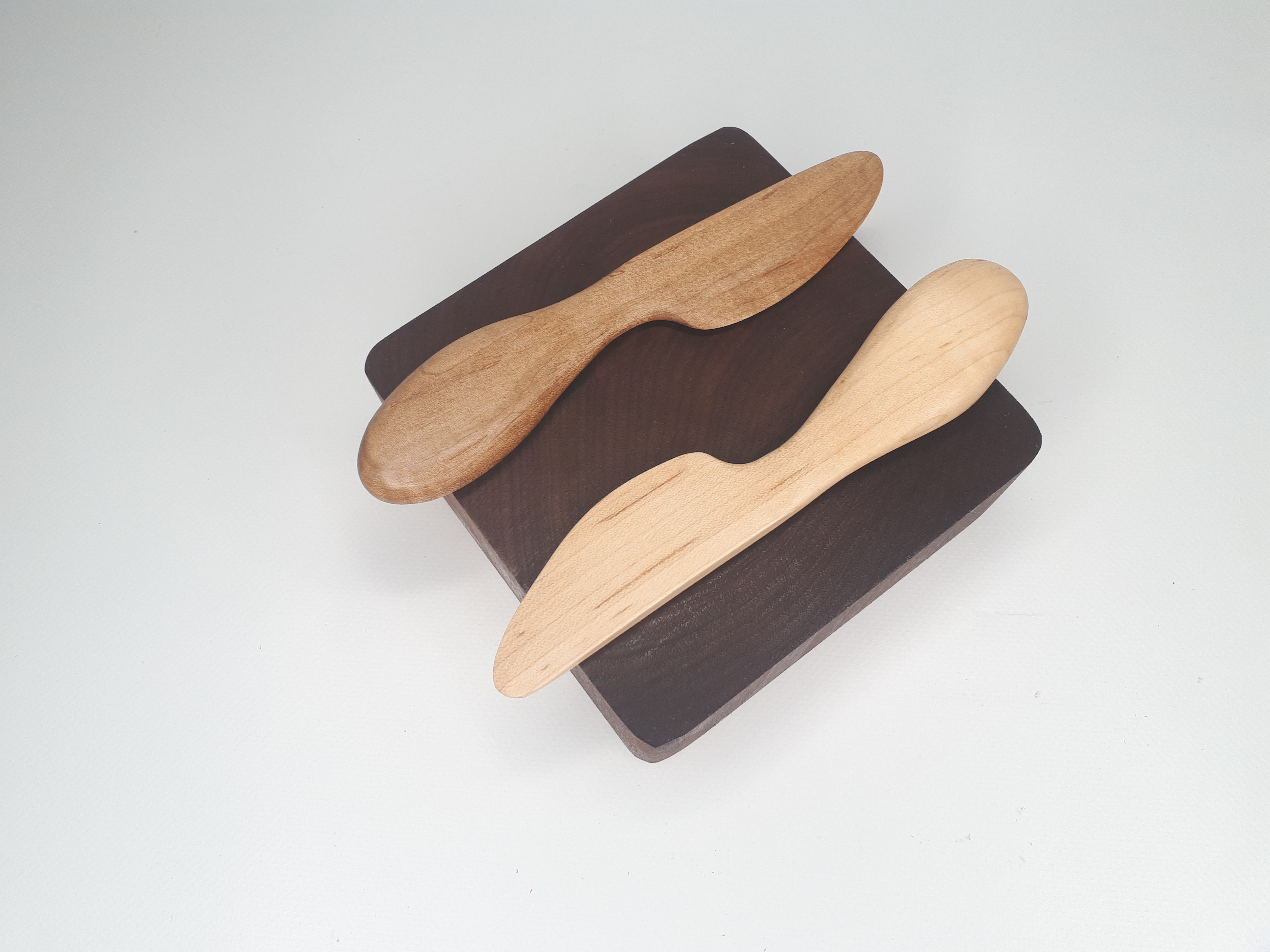 Couteau en bois sécuritaire pour enfants, 2 teintes aux choix.