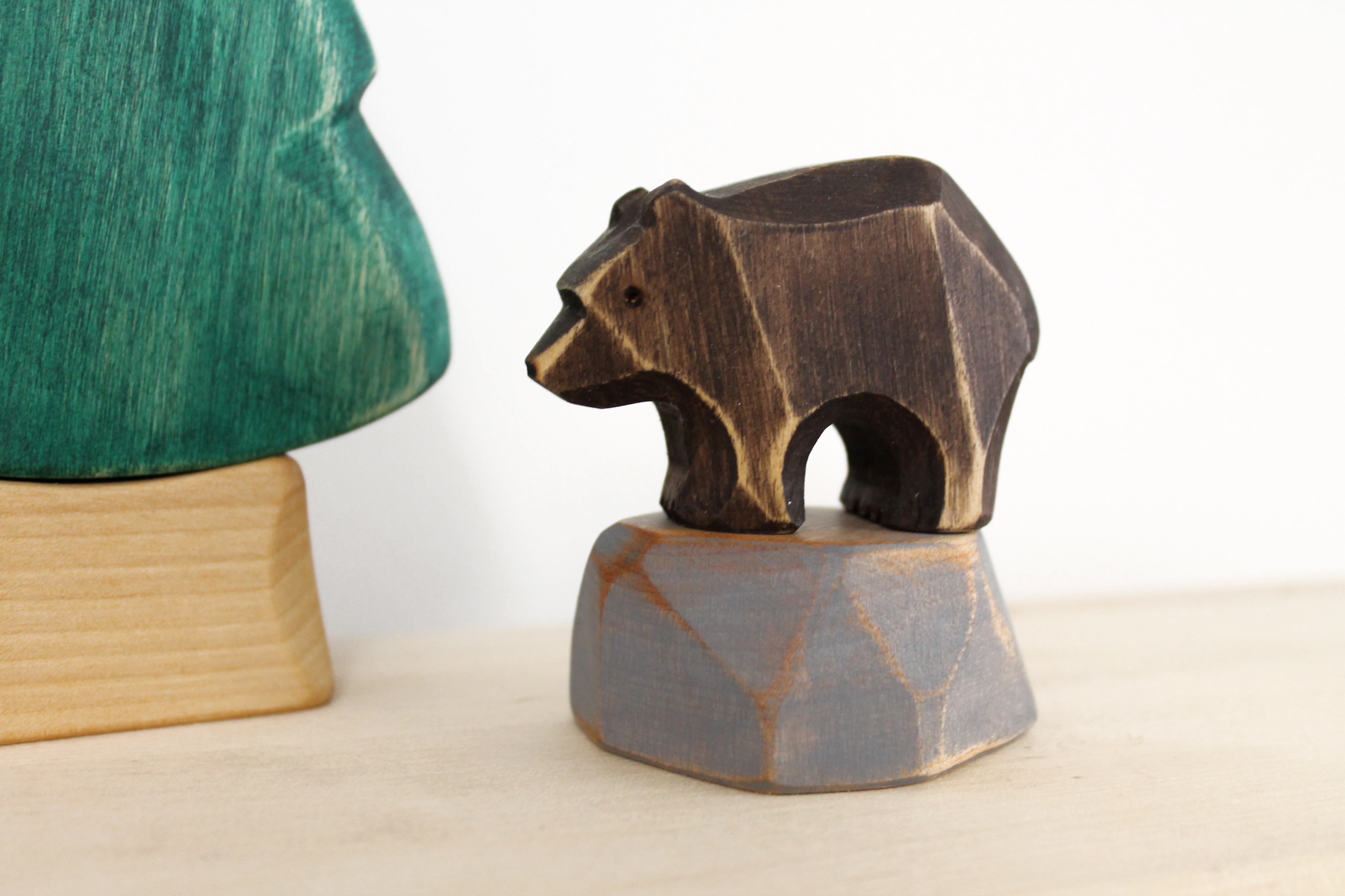 Bébé ours brun ou ourson grizzly.