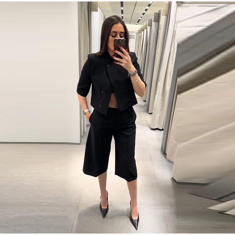 Thumbnail: The Kensington Cropped Blazer
