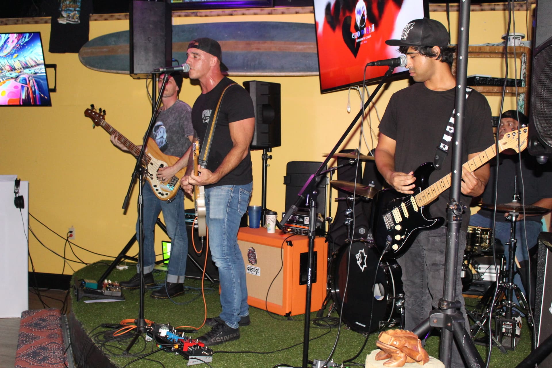 live music at the kava bar