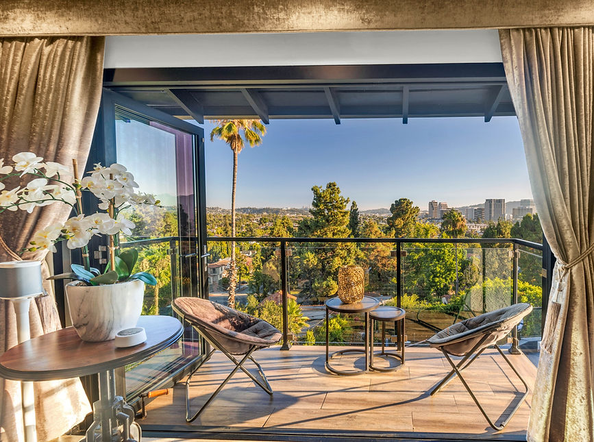 Enjoy the luxurious recovery experience of Glendale Luxury Rehab. Where lucury meets healing.