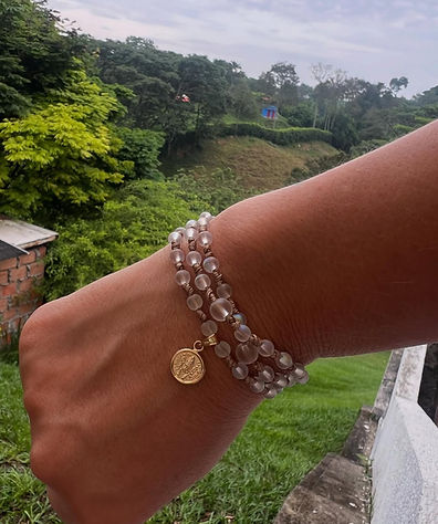 Camándula 📿Virgen de Fátima en ORO18k💫_plumadeangeljoyas #fé #amor #esperanza #oro18k #d