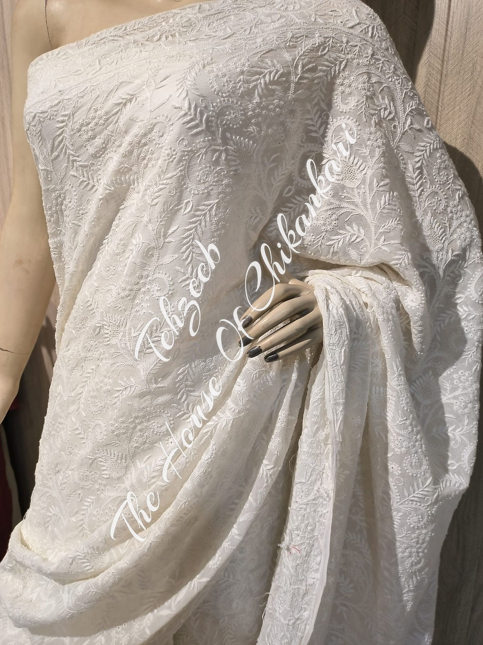 Thumbnail: Ek Taar Lucknowi Chikankari Saree