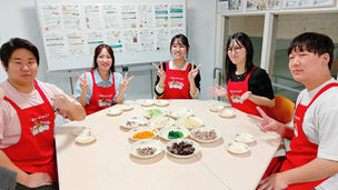 「八王子やくぜん麻辣湯」給食提供へ──東京薬科大学×八王子市学校給食 コラボメニュー初試作会を開催
