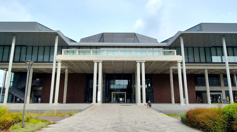 完成お披露目会が行われた図書館大ホール