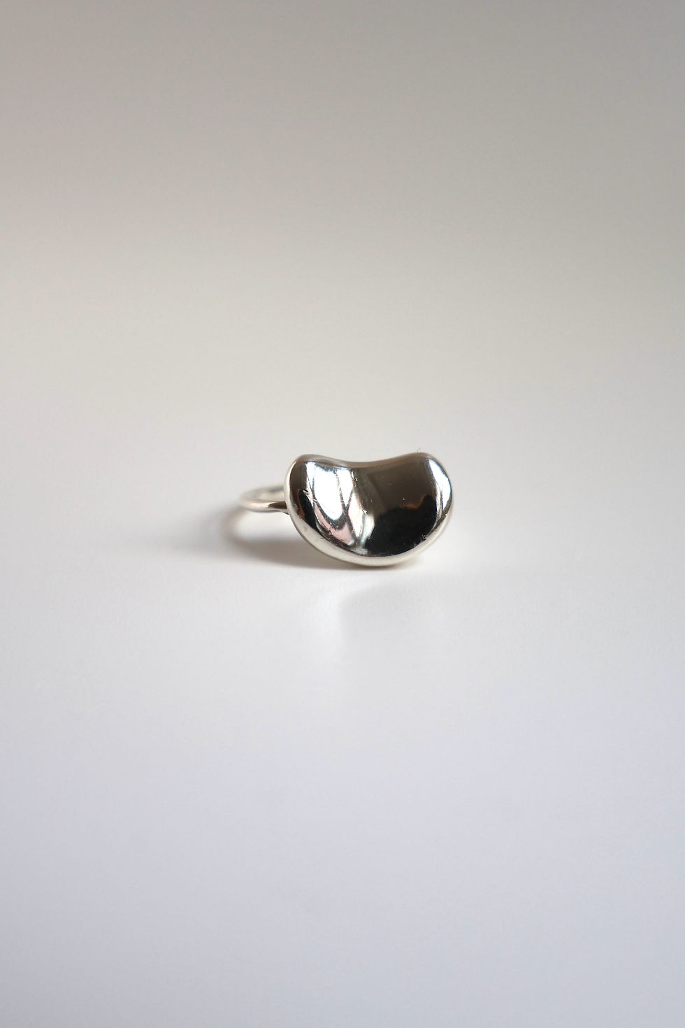 Tiffany & Co. Elsa Peretti 1985 Large Bean Sterling Silver Ring