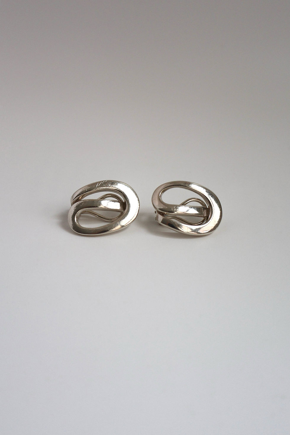 Thumbnail: Chanel 2000s RARE Paperclip-Shaped Sterling Silver Clip-On Earrings