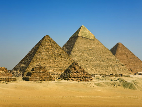 Thème 2: Les pyramides