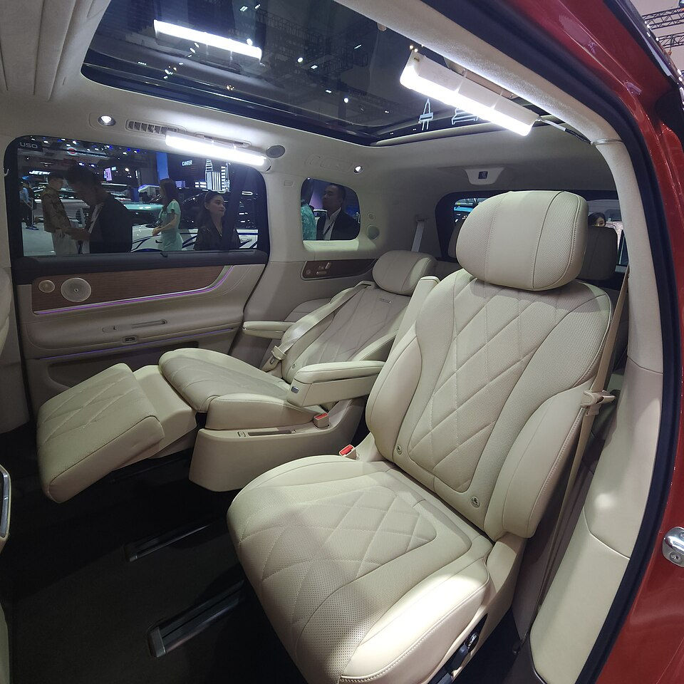 Miniatura: HUAWEI AITO M9 MAX