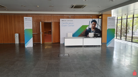 Freestanding Frames Grafit