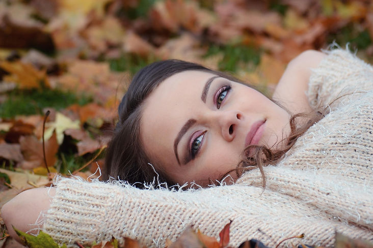 danielaelenatentis-autumn-2010387_1920.jpg