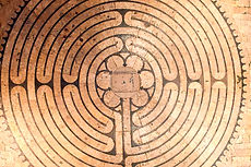 Labyrinthe Chartres_edited.jpg