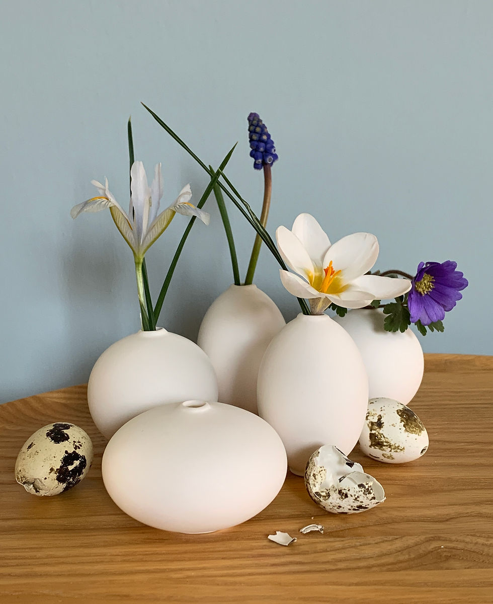Miniature : Chisana Väschen aus Knochenporzellan von Klatt Objects
