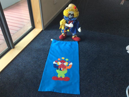 The Heart-warming Story of Oscar the Clown | Musical Play