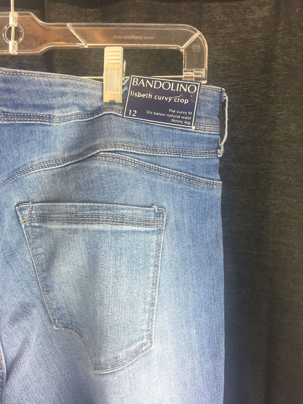 Thumbnail: Bandolino Cambridge Lisbeth Curvy Crop Jeans (size 12)