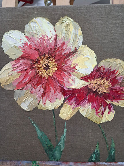 ציור פרחים אדומים לבנים על רקע חום, פרחי אמנות יפים גלריה