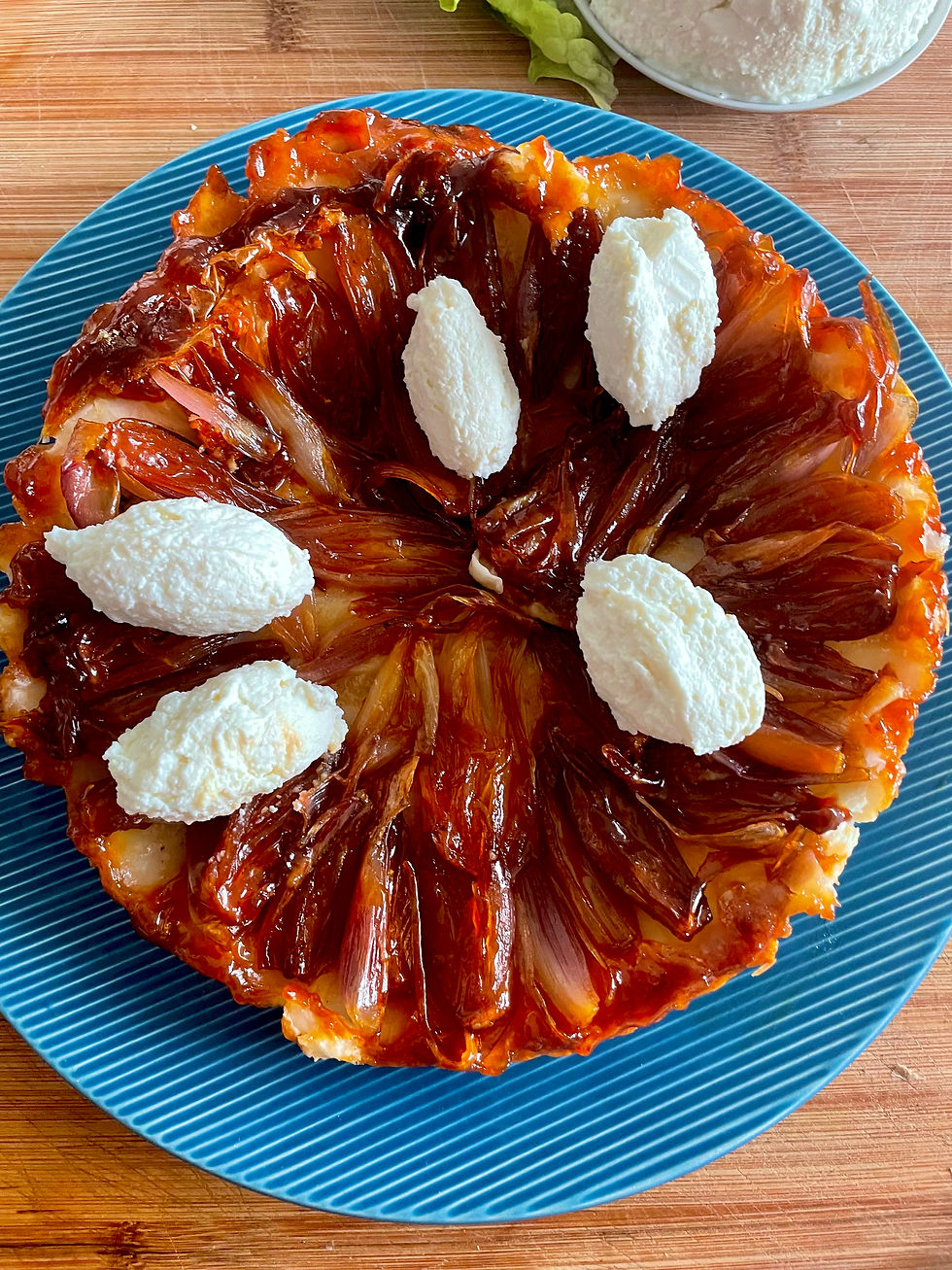 Tarte tatin di scalogni con ricotta di pecora