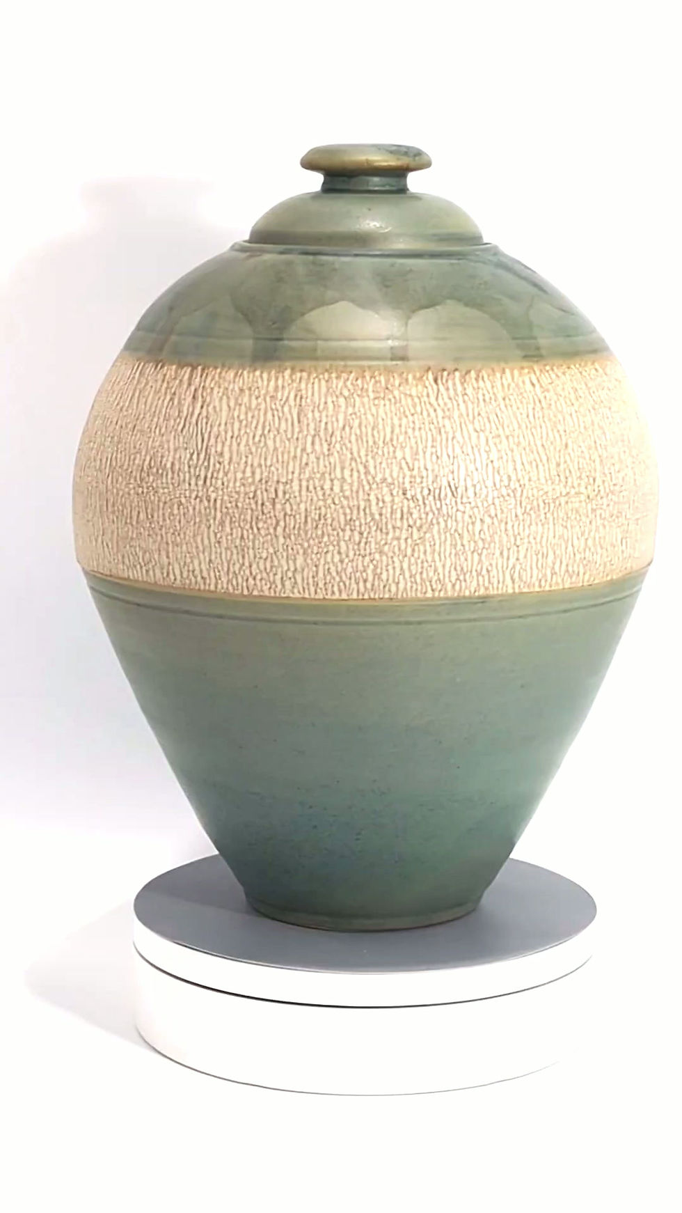 Thumbnail: Green with Cream Textured Urn 2.5 ltr