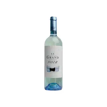 Le Grand Noir Moscato – белое вино с фруктовыми нотами, представленное в стильной бутылке.