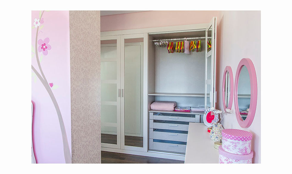 Roupeiros Embutidos com portas de espelho