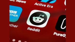 iPhone apps, including Reddit