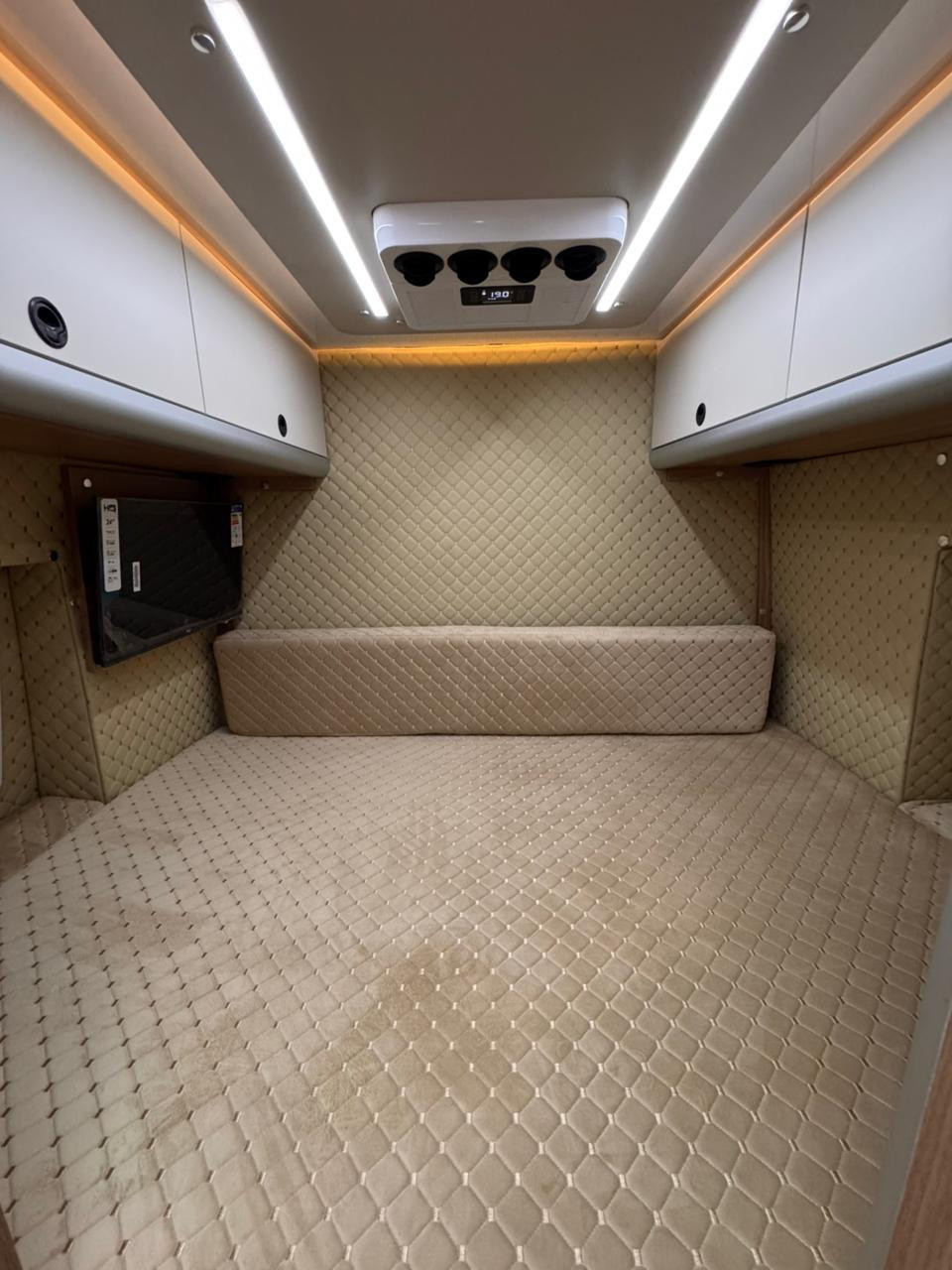 Miniatura: Sprinter 517 - 0km - 2025/2026