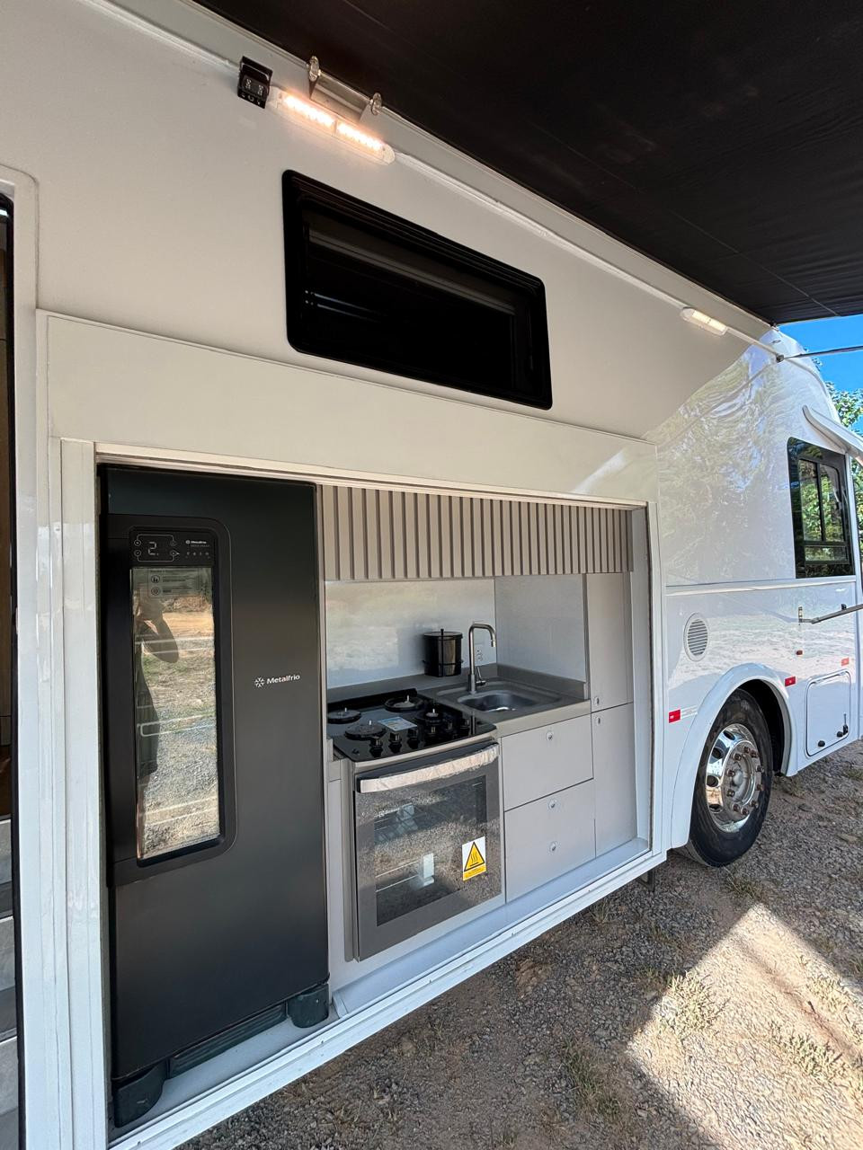Miniatura: Montagem Motorhome Rodeio Ônibus - Com cozinha externa