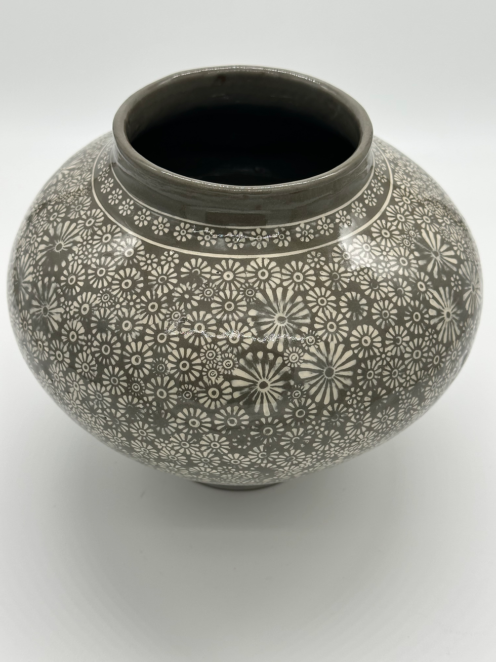 Thumbnail: bunchung flower stamping moon jar