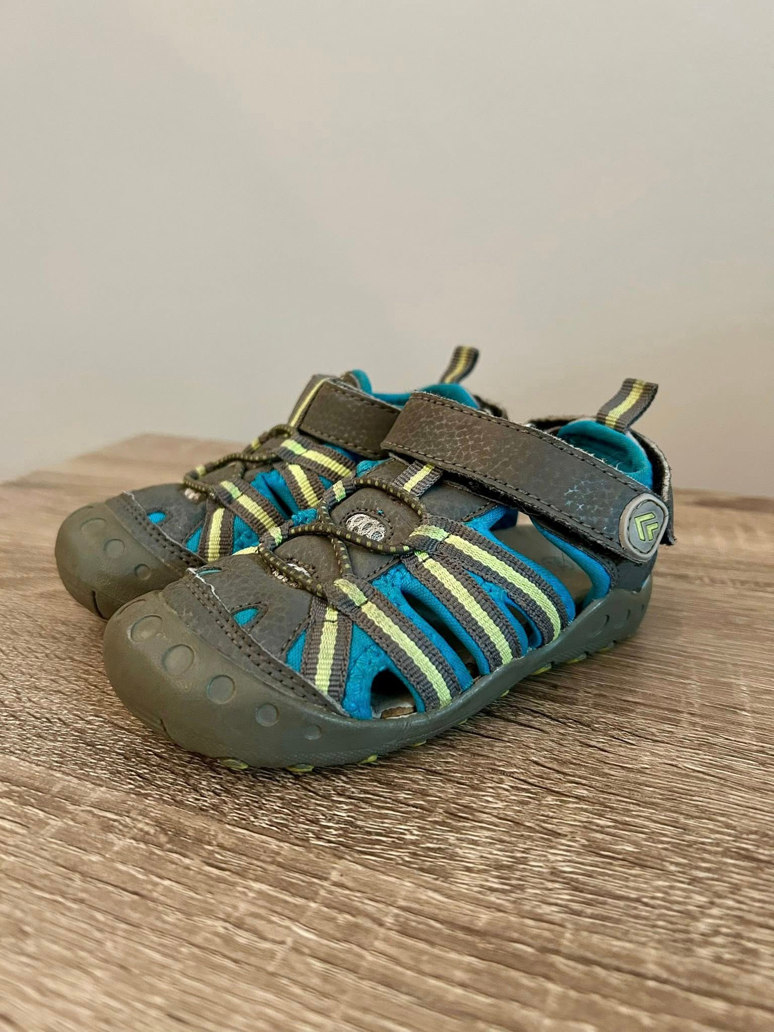 Sandales Banff Trail pointure 24 (11.5 US)