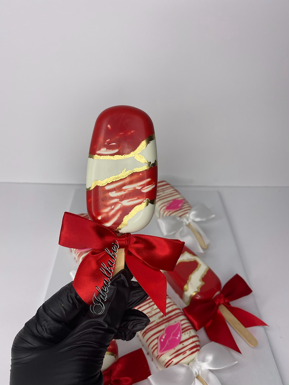 Thumbnail: Kiss Me Gorgeous Cakesicles